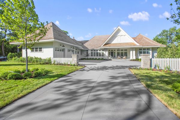 Tar And Chip Driveway Service - Tar And Chip Driveway Service Nashua, New Hampshire